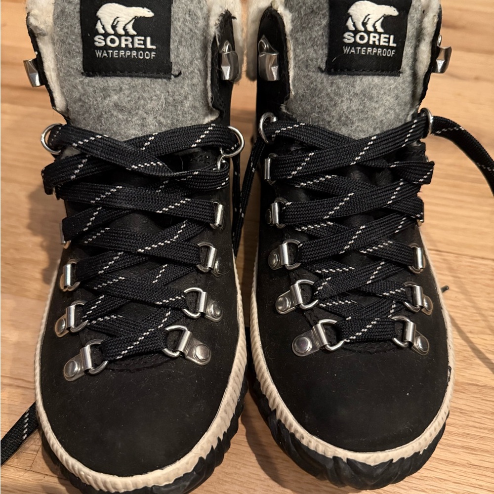 Sorel Waterproof Black Out N About Boots with Sherpa lining